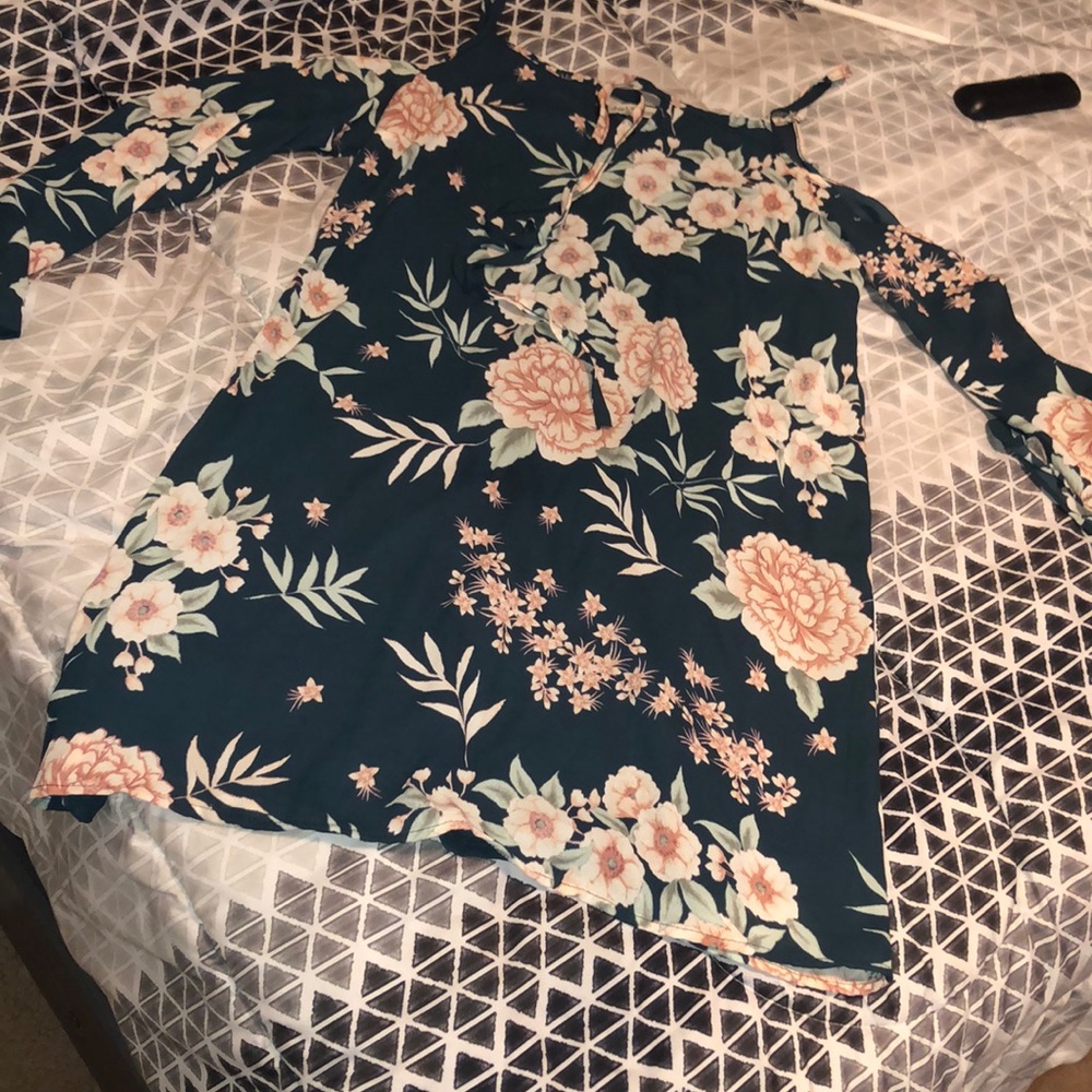 Dress - Picture 2 of 2